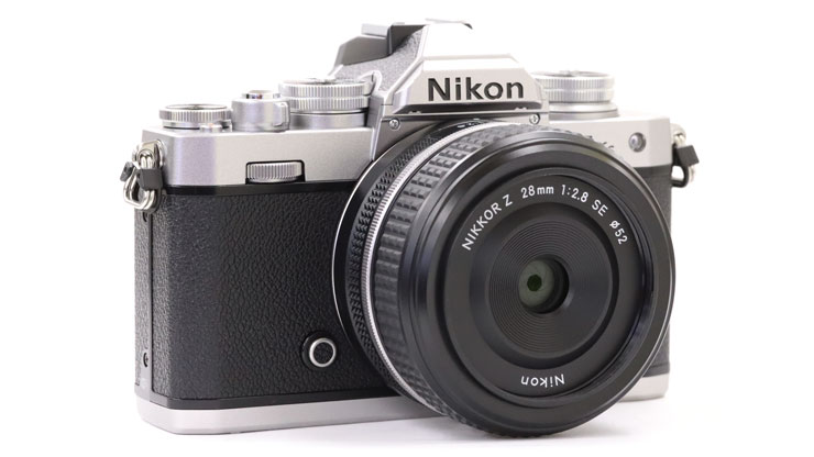 Nikon Z fc 実写レビュー 画質、操作性、レンズの性能をチェック! Nikon Z fc 実写レビュー 画質、操作性、レンズの性能をチェック!
