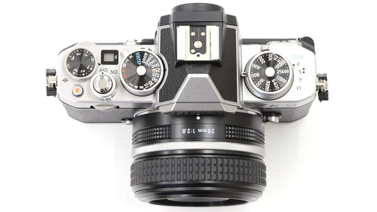 Nikon Z fc 実写レビュー 画質、操作性、レンズの性能をチェック! Nikon Z fc 実写レビュー 画質、操作性、レンズの性能をチェック!